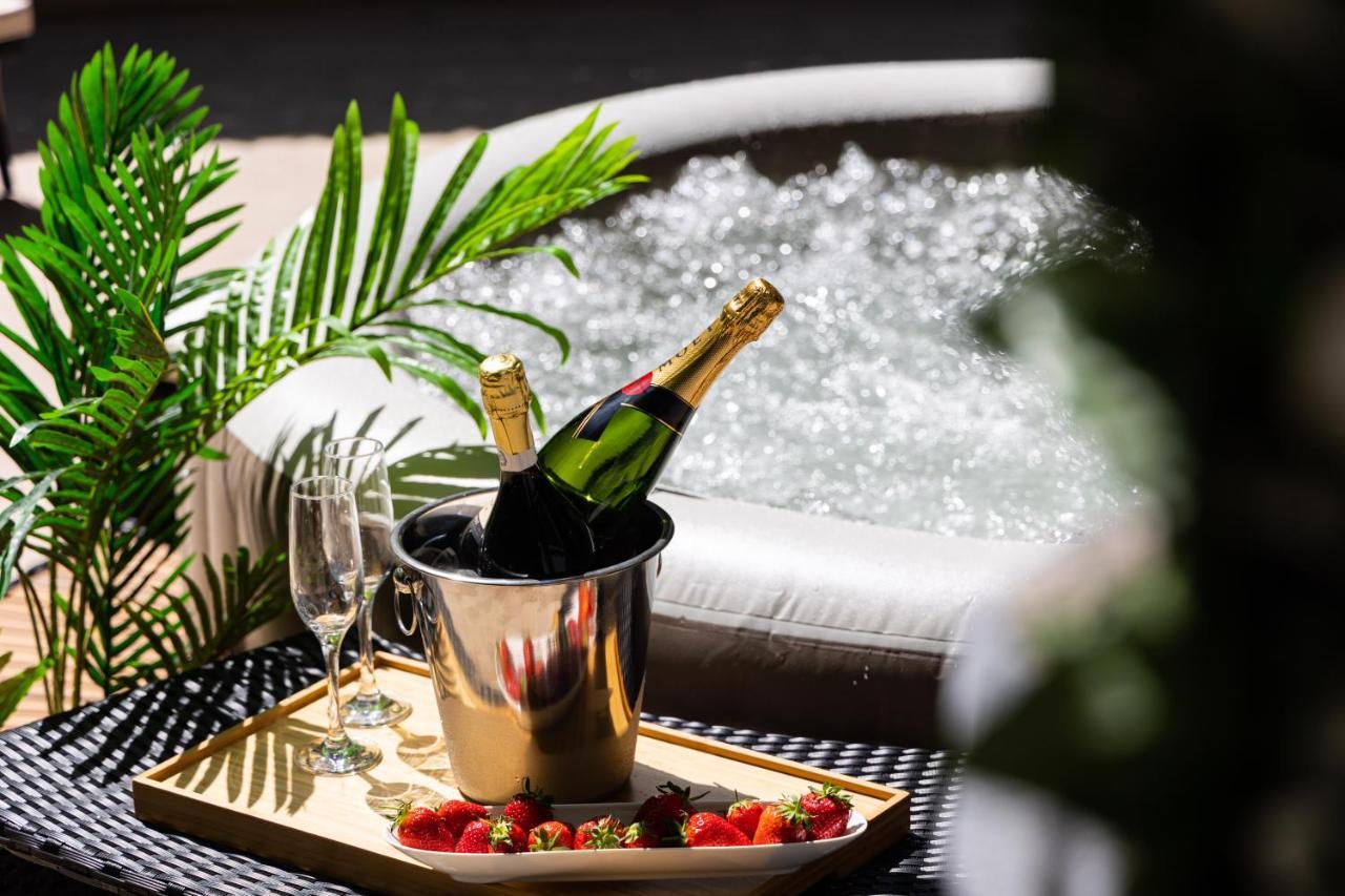 Oasis Luxury Apartment With Terrarce And Jacuzzi Split Exteriér fotografie