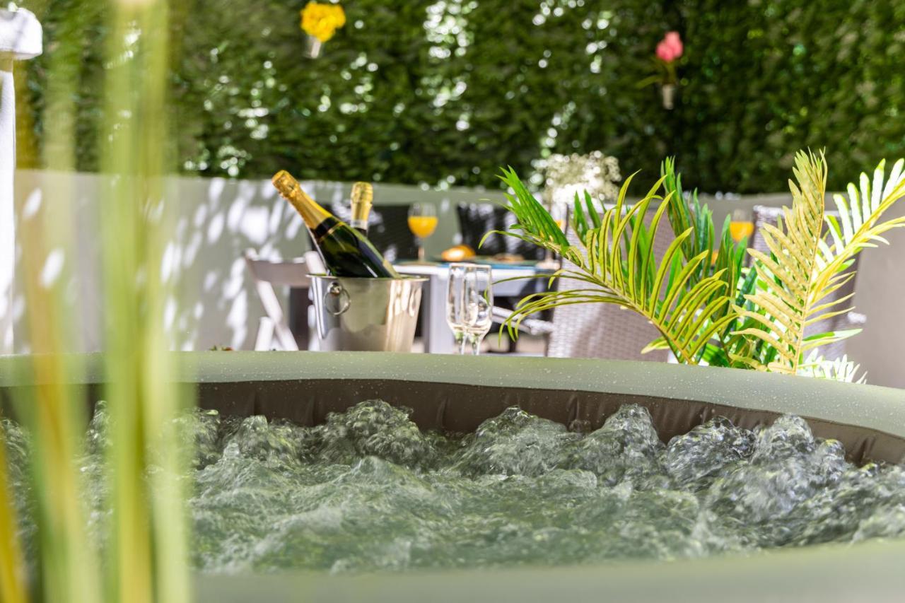 Oasis Luxury Apartment With Terrarce And Jacuzzi Split Exteriér fotografie